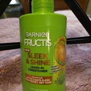 Garnier Fructis Sleek & Shine Leave-In Conditioner